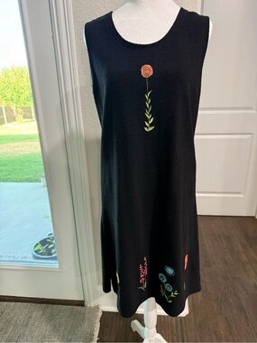 Black Midi Dress with Floral Appliqué and Beads Size M